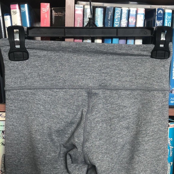 Lululemon Capri Ruched Drawstring Heather Gray Sz 4 Leggings - Picture 5 of 10